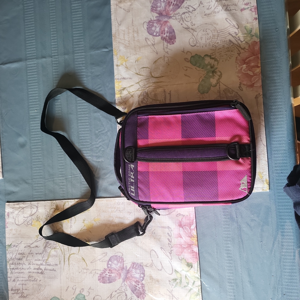 Arctic zone ultra expandable lunch Box